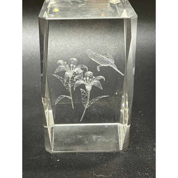 3 Demensional Laser Etched Holographic Hummingbird Cut Glass Paperweight Florals - Picture 1 of 6